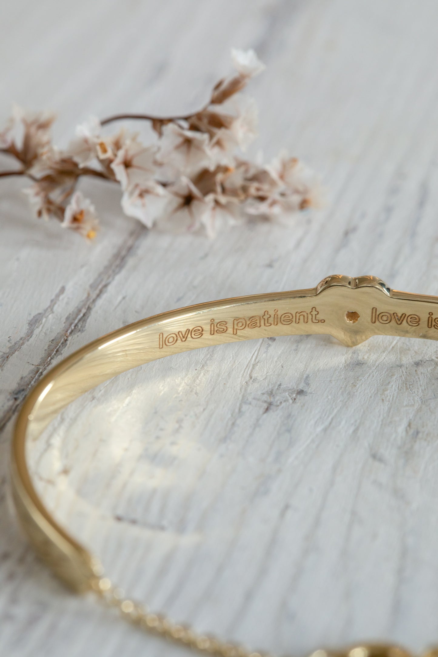 BraceletL Love is Patient