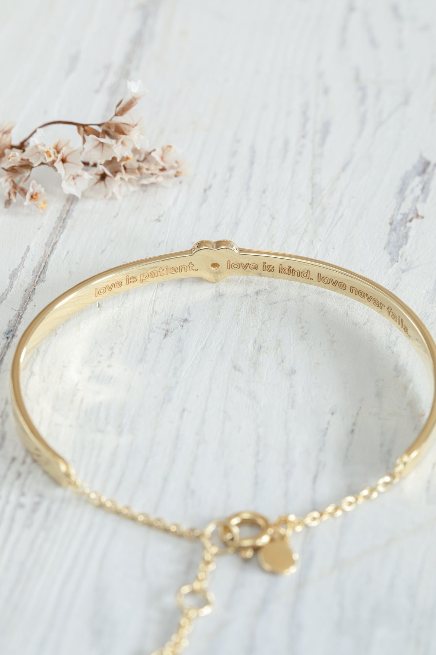 Bracelets Love is kind
